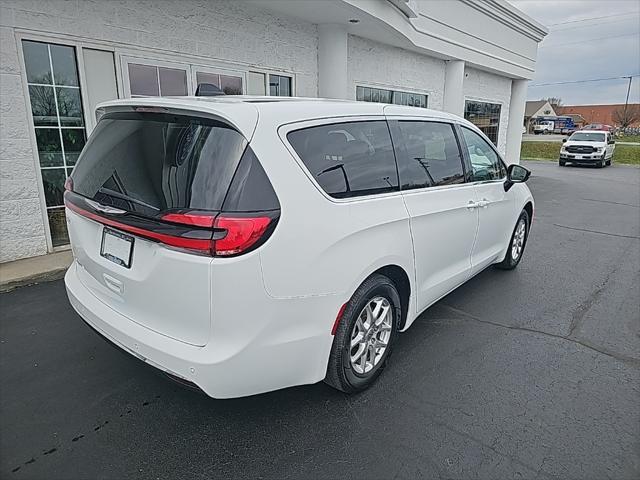 used 2024 Chrysler Pacifica car, priced at $31,998