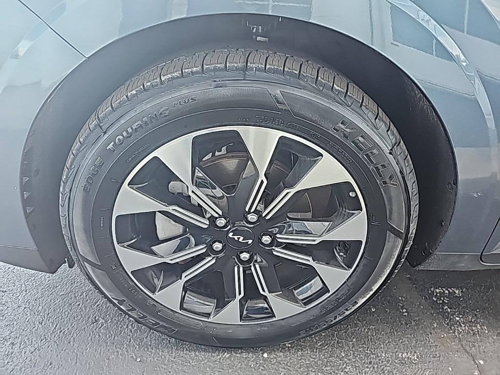 used 2024 Kia Carnival car, priced at $34,988