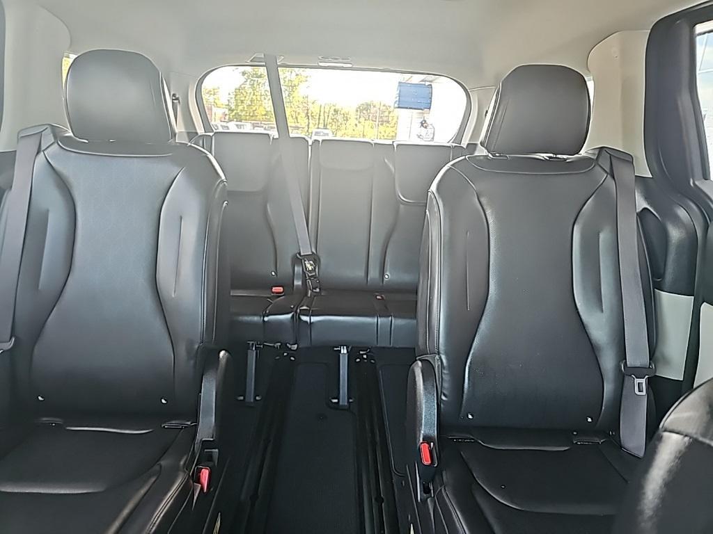 used 2024 Kia Carnival car, priced at $34,988