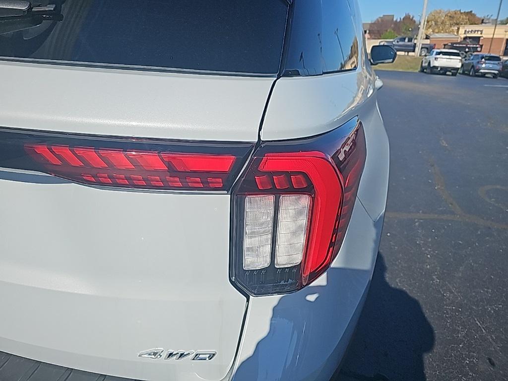 new 2025 Ford Explorer car, priced at $44,068