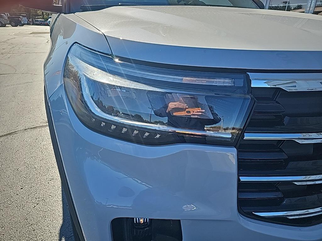 new 2025 Ford Explorer car, priced at $44,068