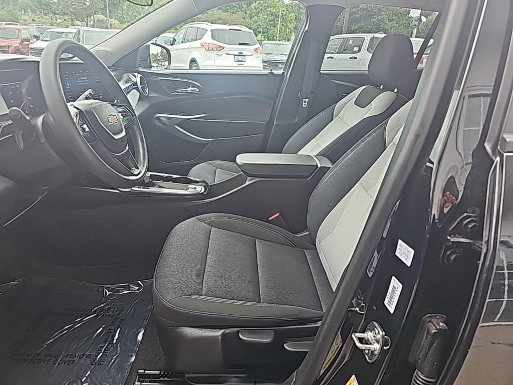 used 2025 Chevrolet Trax car, priced at $22,232