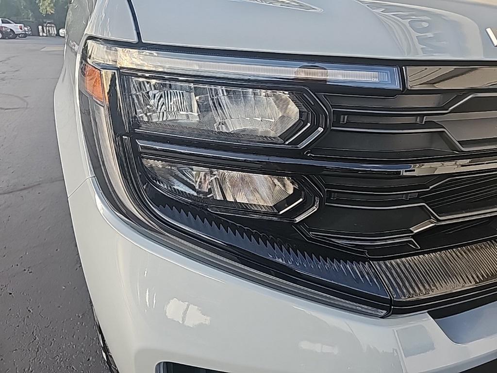 new 2025 Ford Expedition car, priced at $70,144