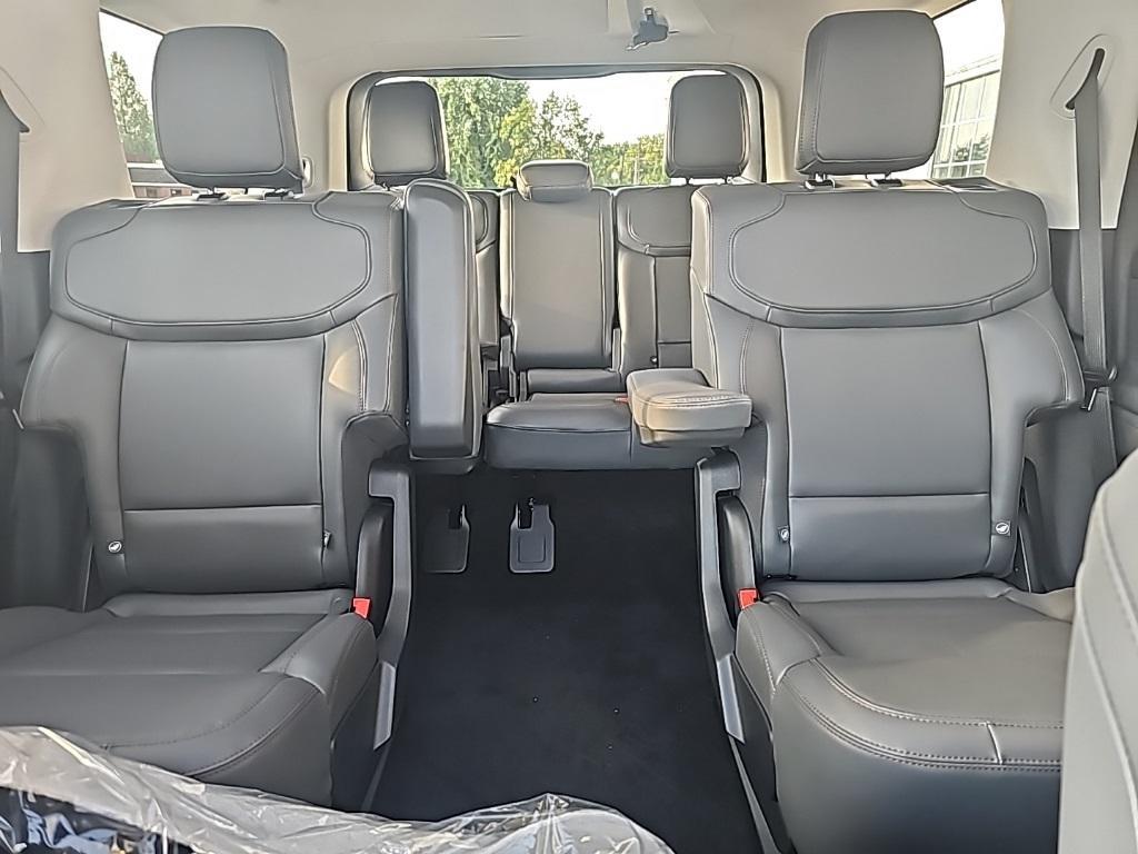 new 2025 Ford Expedition car, priced at $70,144