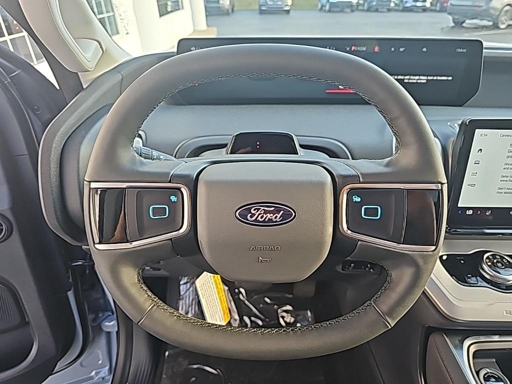 new 2025 Ford Expedition car, priced at $70,144