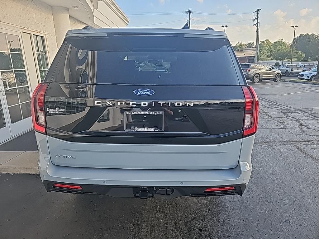 new 2025 Ford Expedition car, priced at $70,144
