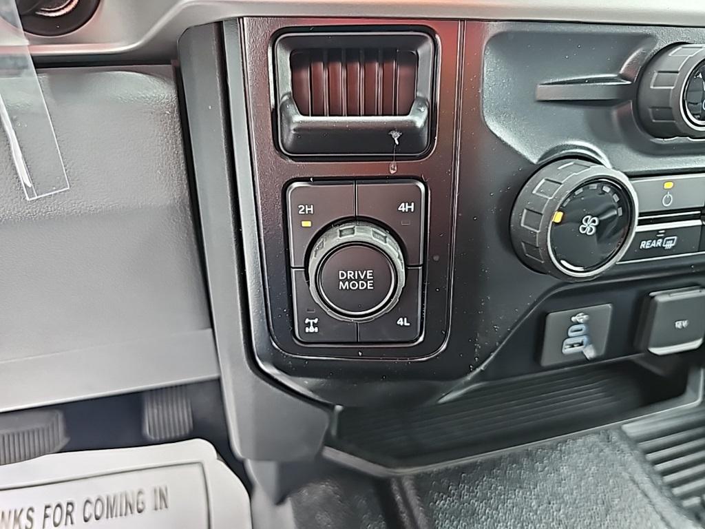 new 2025 Ford F-250 car, priced at $65,809