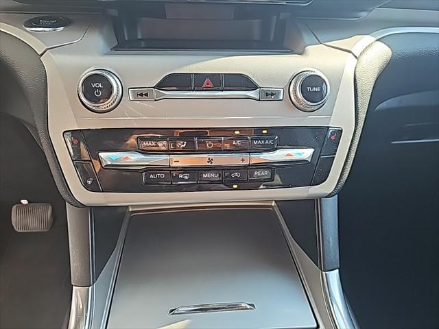 used 2024 Ford Explorer car, priced at $33,998