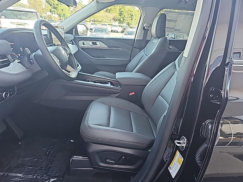 new 2025 Ford Explorer car, priced at $45,269