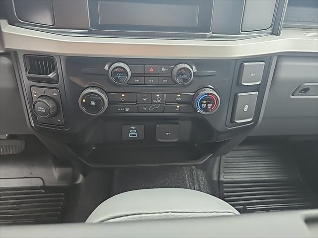 new 2025 Ford F-450 car, priced at $72,180