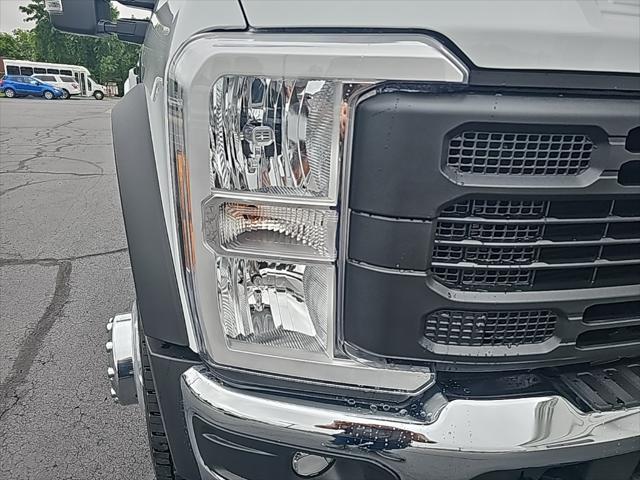 new 2025 Ford F-450 car, priced at $72,180
