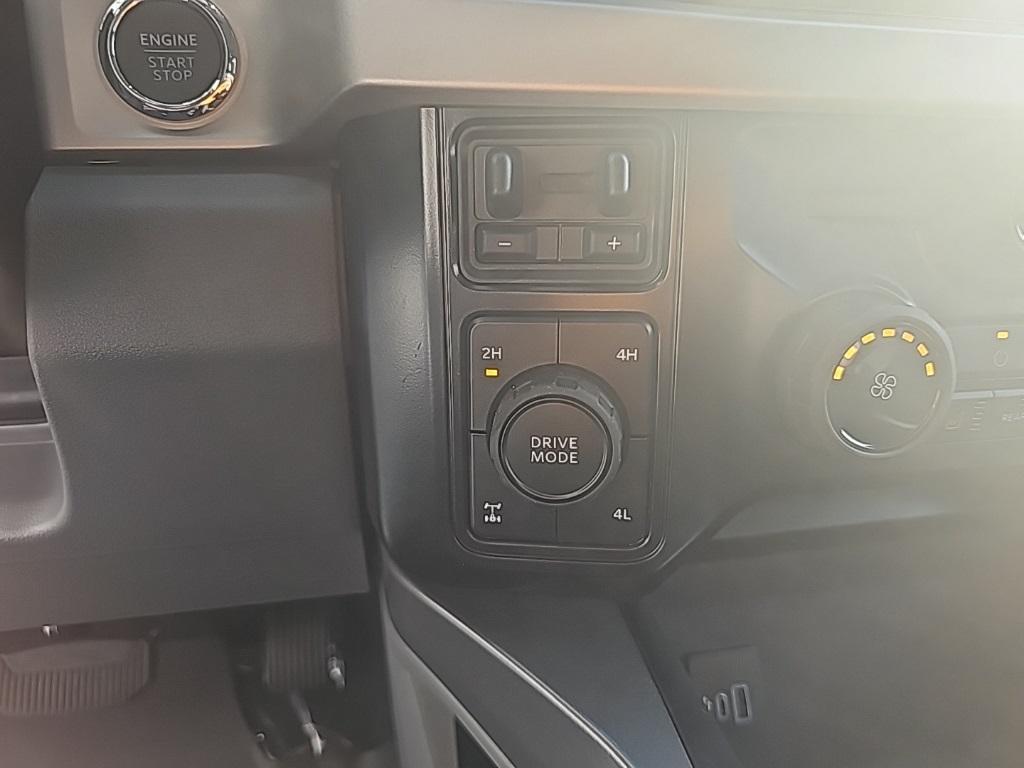 new 2025 Ford F-250 car, priced at $73,908