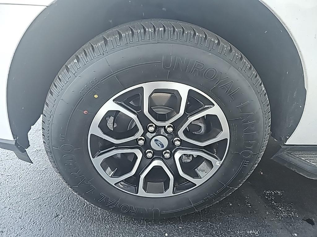 used 2024 Ford Expedition car, priced at $44,998