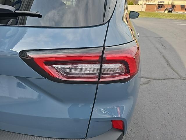 new 2025 Ford Escape car, priced at $28,654