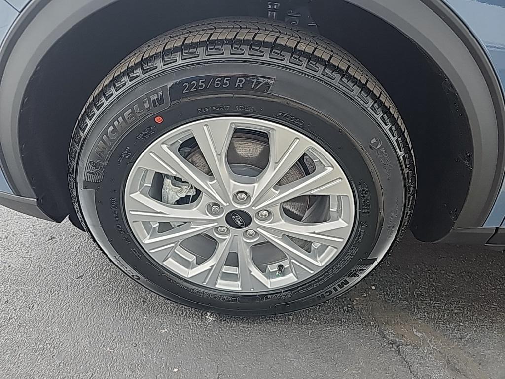 new 2025 Ford Escape car, priced at $25,554