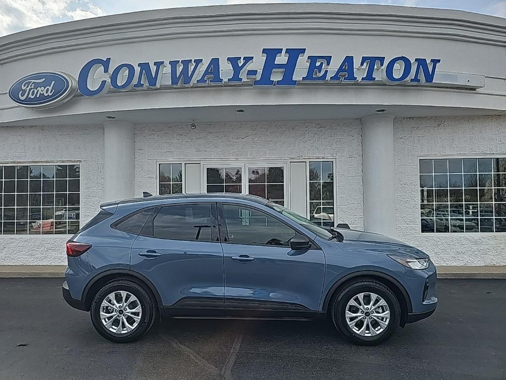 new 2025 Ford Escape car, priced at $25,554