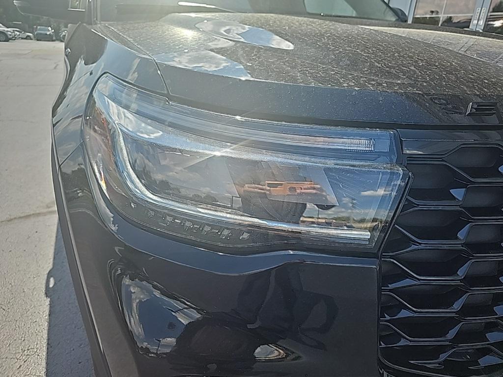 used 2025 Ford Explorer car, priced at $37,998