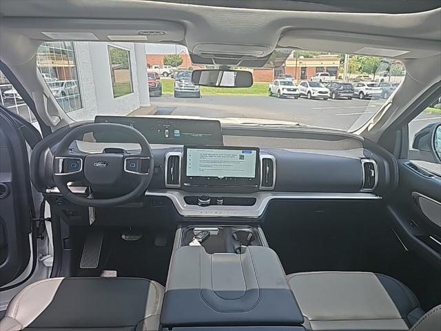 new 2025 Ford Expedition car, priced at $71,875