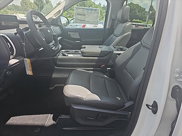 new 2025 Ford Expedition car, priced at $71,875