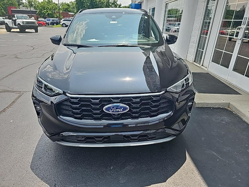 used 2024 Ford Escape car, priced at $24,998