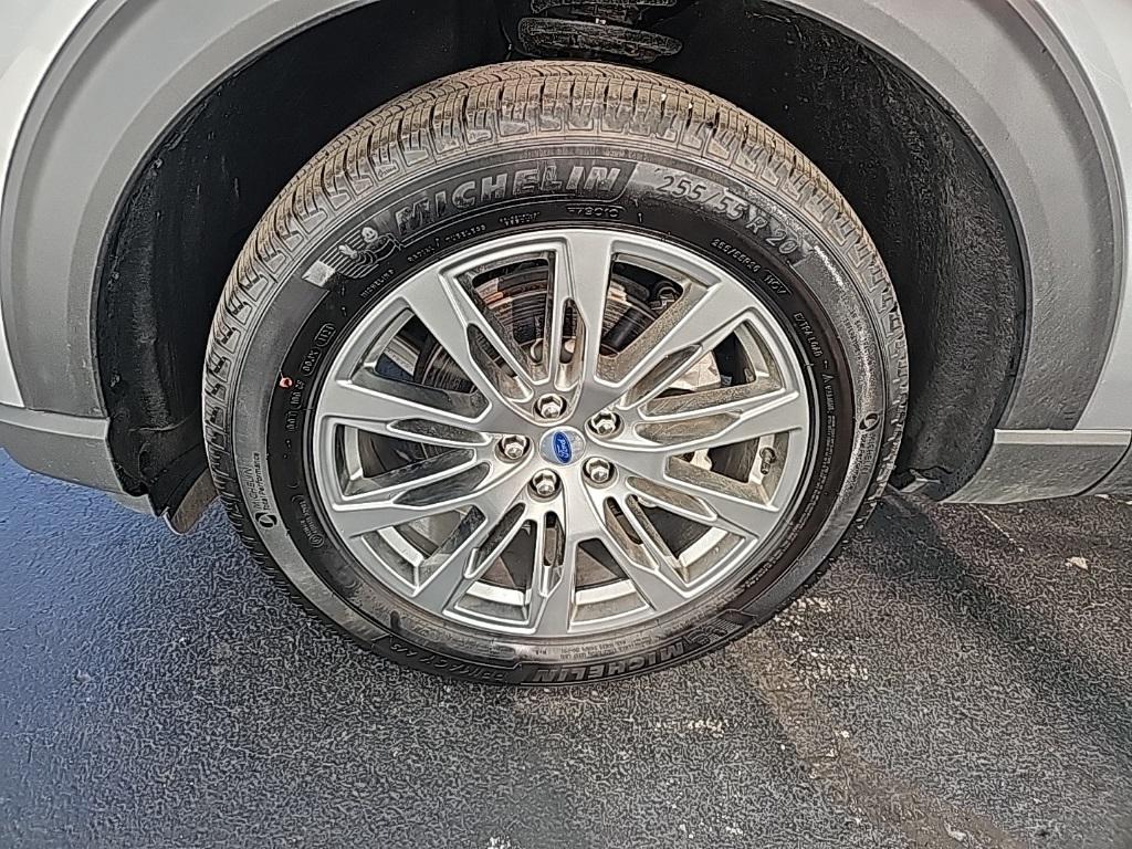 used 2025 Ford Explorer car, priced at $39,998