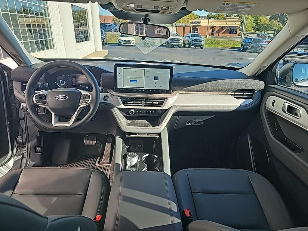 used 2025 Ford Explorer car, priced at $39,998
