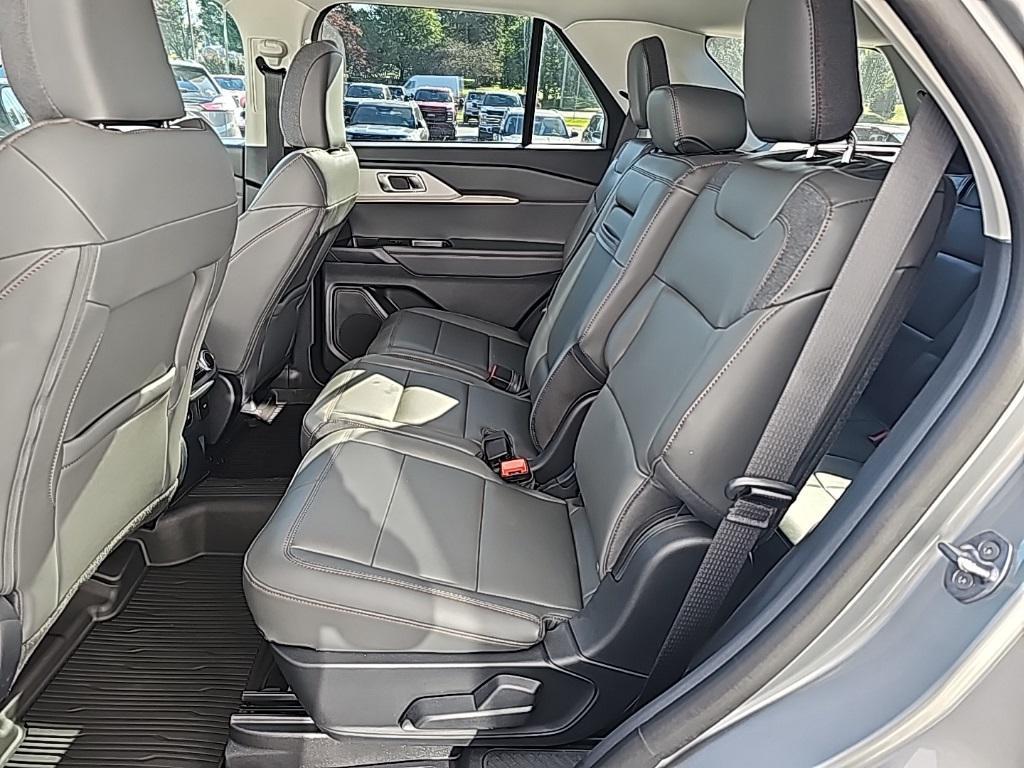used 2025 Ford Explorer car, priced at $39,998