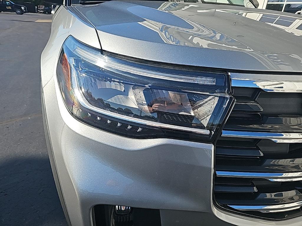 used 2025 Ford Explorer car, priced at $39,998