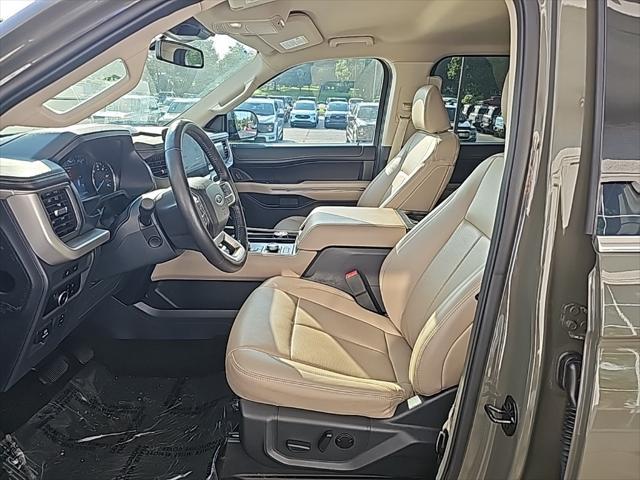 used 2024 Ford Expedition car, priced at $53,998
