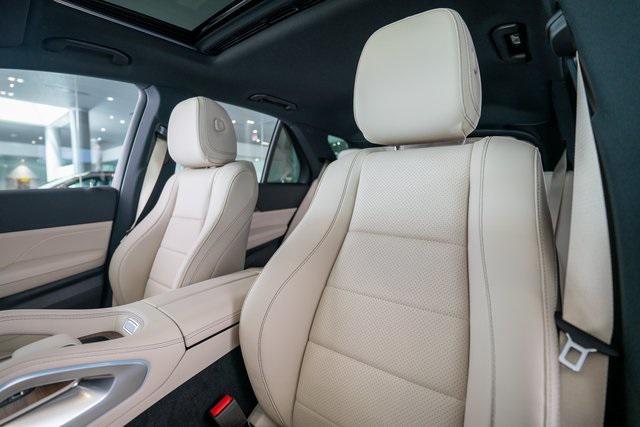 new 2025 Mercedes-Benz GLE 450 car, priced at $73,745