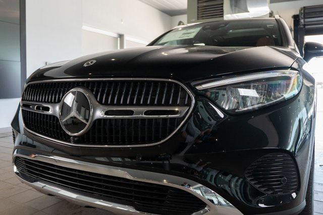 new 2025 Mercedes-Benz GLC 300 car, priced at $60,065