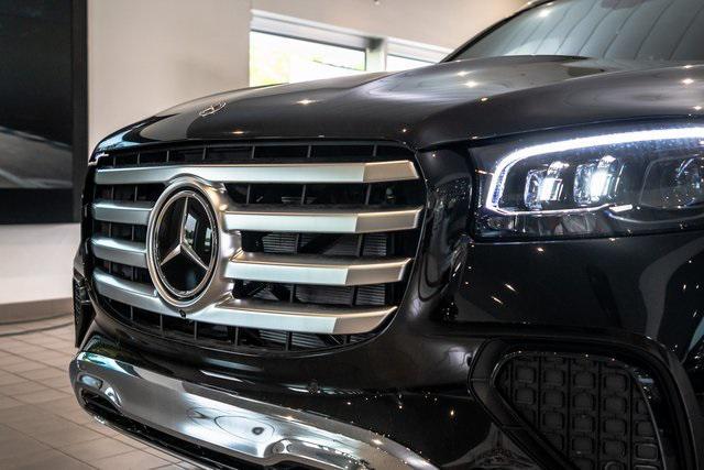 new 2025 Mercedes-Benz GLS 450 car, priced at $93,225