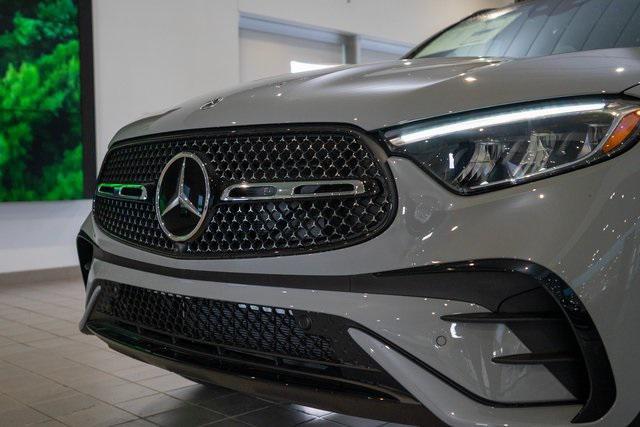 new 2025 Mercedes-Benz GLC 300 car, priced at $64,205