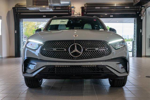 new 2025 Mercedes-Benz GLC 300 car, priced at $64,205