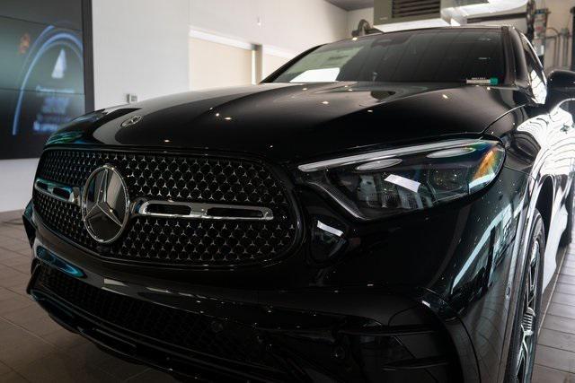 new 2025 Mercedes-Benz GLC 300 car, priced at $67,765