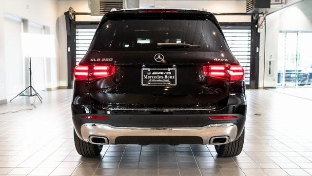 new 2024 Mercedes-Benz GLB 250 car, priced at $52,355