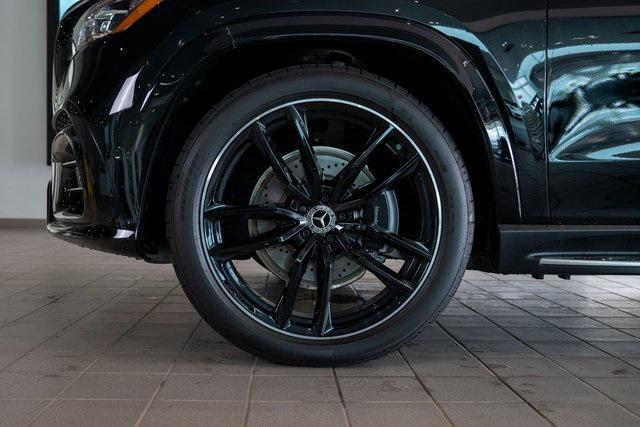 new 2025 Mercedes-Benz GLS 580 car, priced at $122,455