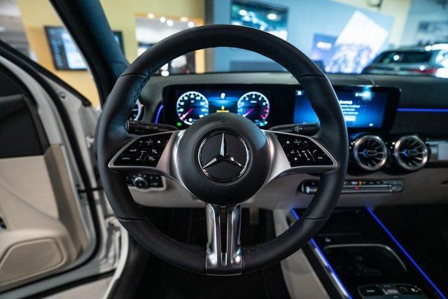 new 2025 Mercedes-Benz GLB 250 car, priced at $49,595
