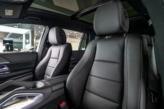 new 2025 Mercedes-Benz GLS 450 car, priced at $96,225