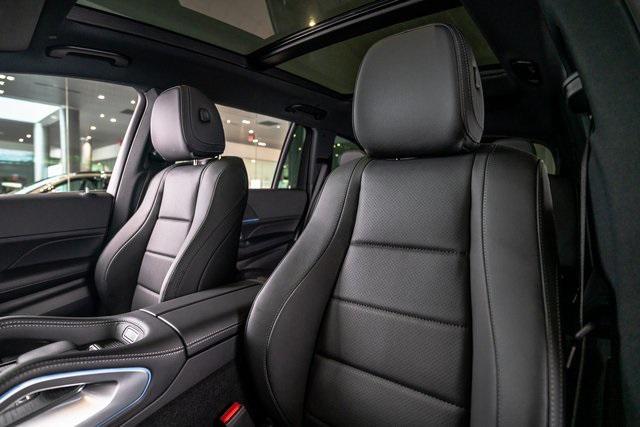 new 2025 Mercedes-Benz GLS 450 car, priced at $92,595