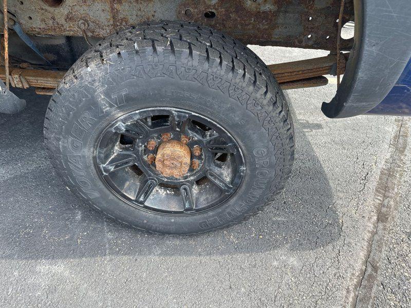 used 2003 Chevrolet Silverado 2500 car, priced at $2,500