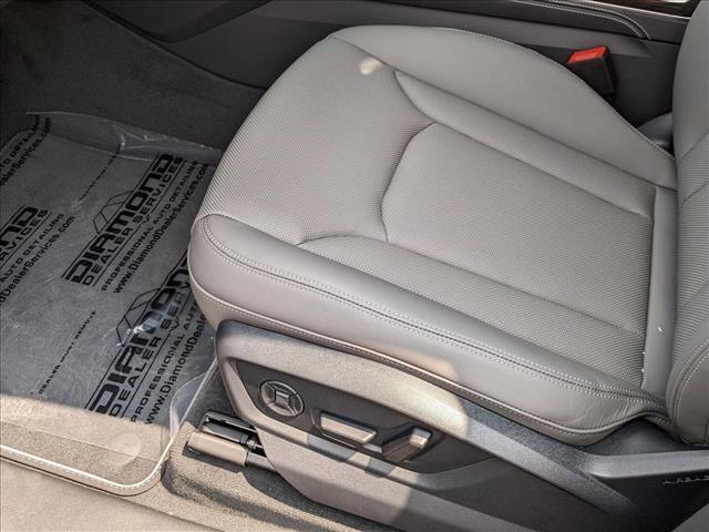 new 2025 Audi Q7 car, priced at $67,372