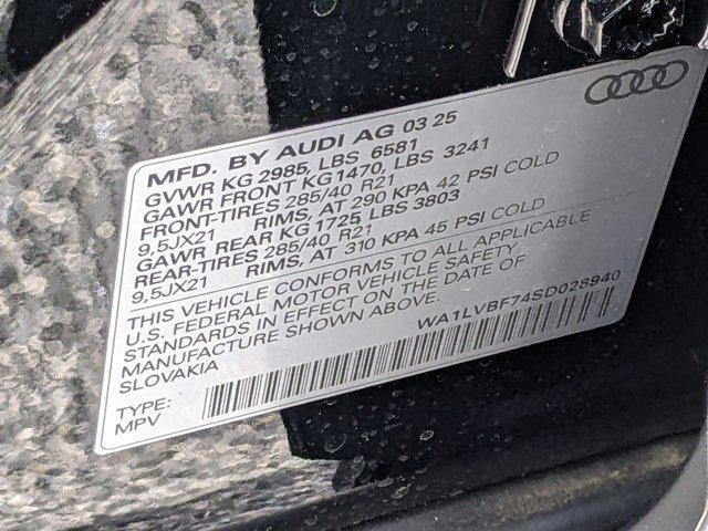 new 2025 Audi Q7 car, priced at $70,468