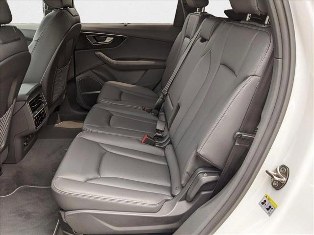 new 2025 Audi Q7 car, priced at $67,968