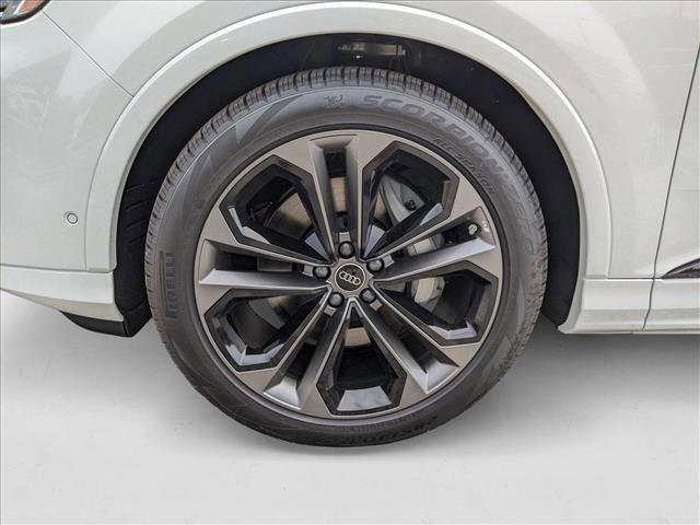 new 2025 Audi Q7 car, priced at $67,968