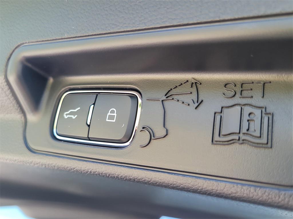 new 2025 Ford Explorer car, priced at $54,228