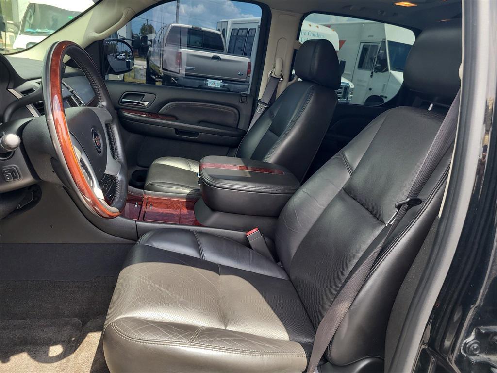 used 2009 Cadillac Escalade EXT car, priced at $25,989