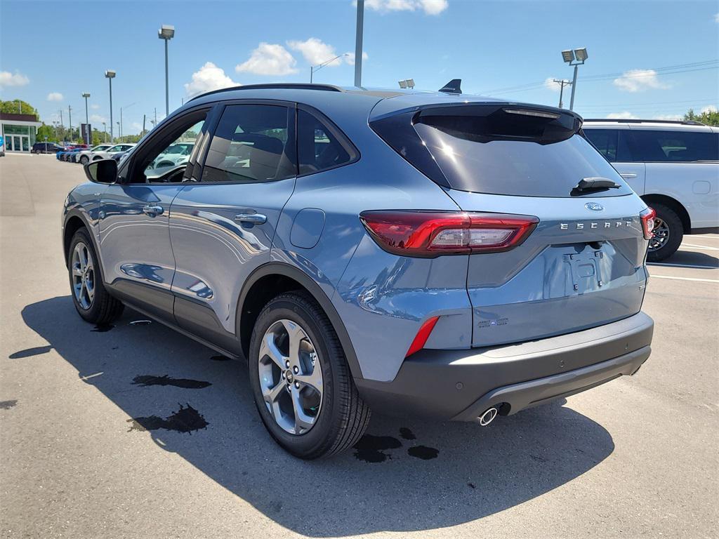 new 2025 Ford Escape car, priced at $30,052