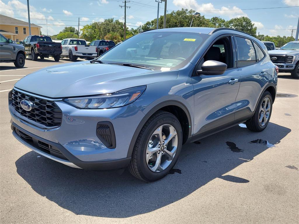 new 2025 Ford Escape car, priced at $30,052