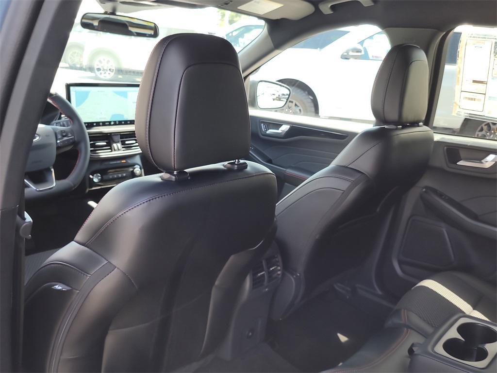 new 2025 Ford Escape car, priced at $30,052